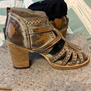 Freebird sandals in the color ice. Perfect condition only worn once